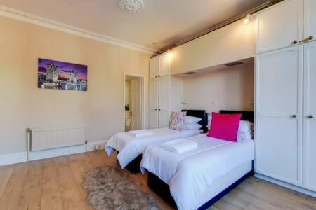 Spacious Ealing Broadway Apartment Londres Exterior foto